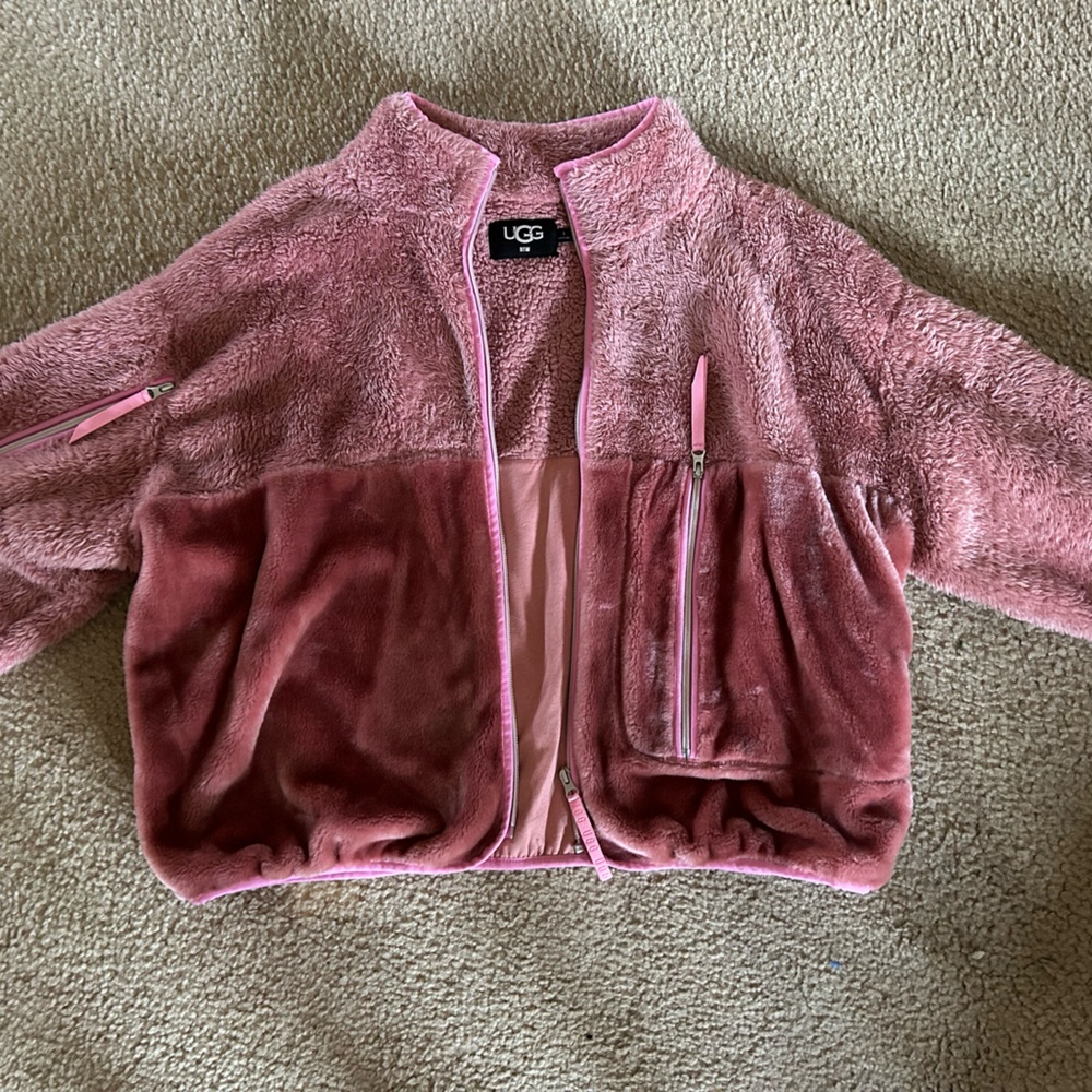 Plush fleece jacket,Recycled polyester’

Faux Suede 

UGG graphic zipper